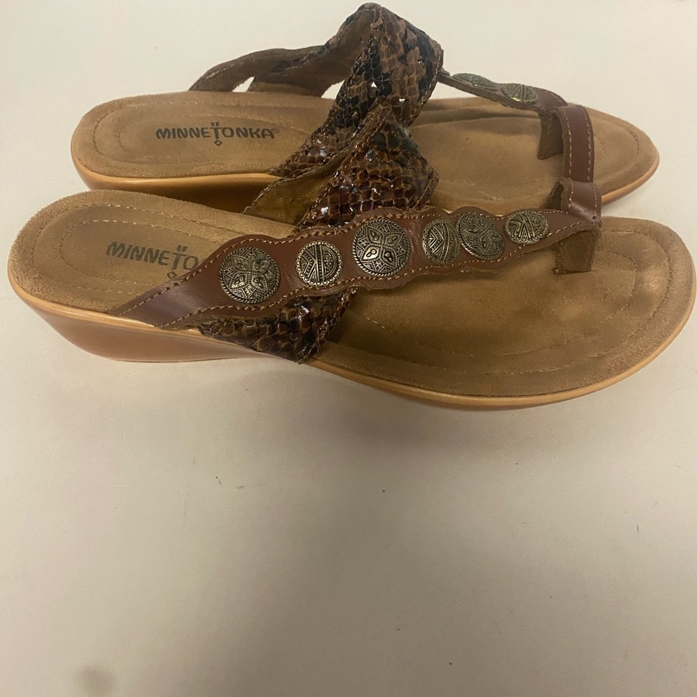 Minnetonka Shasta Brown & Southwestern Print Slip-On Women’s Sandals Size 8